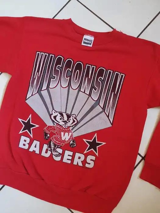 Vintage Wisconsin Badgers Sweatshirt - NCAA Football Fan Gear - 1992 Tultex Edition for Classic Look Fans
