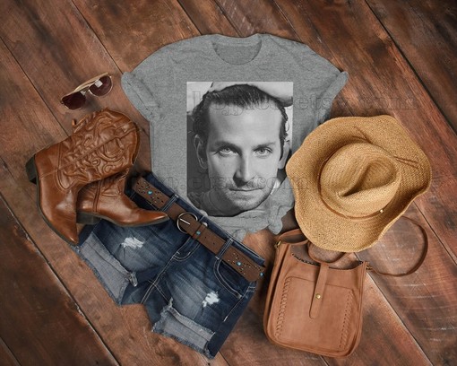 Vintage-Style BRADLEY COOPER Unisex T-shirt for Fans - Image 3