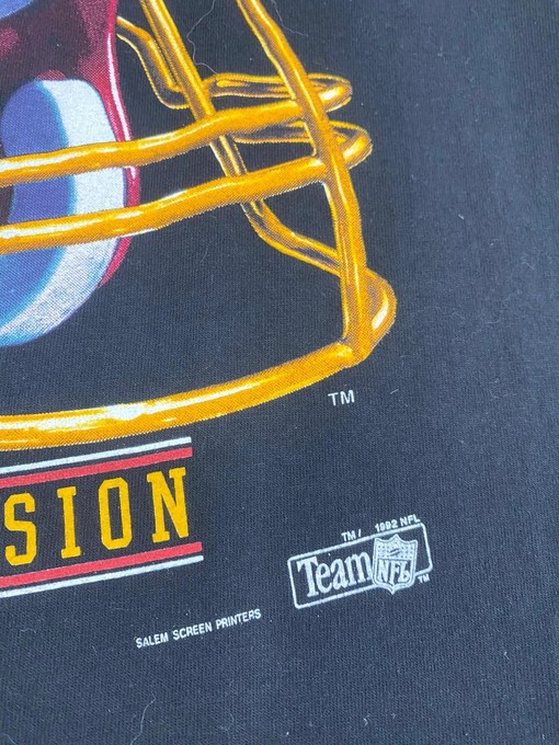 Was Redskins Helmet Logo 1992 Vintage Style NFL Sweatshirt T-shirt - Ideal Gift for Football Fans - Image 4