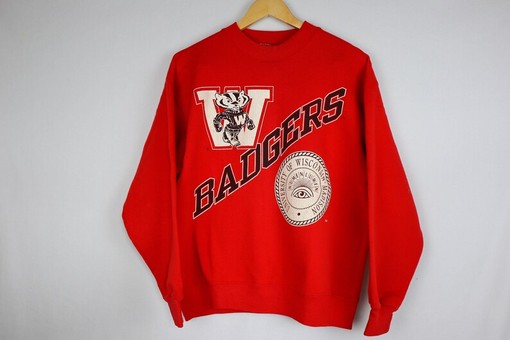 Wear Your Wisconsin Badgers Pride with a Vintage University of Wisconsin Red NCAA Print Sweatshirt