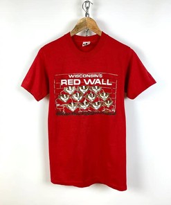 Wisconsin Badgers 90S Vintage Style Red Wall T-Shirt Sweatshirt for Sports Fans