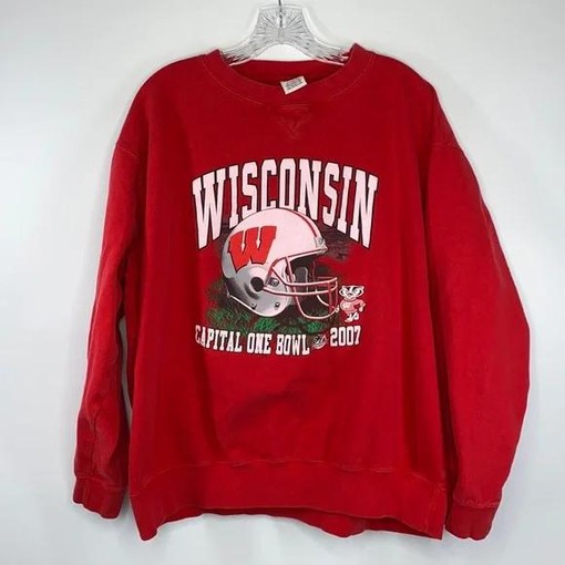 Wisconsin Badgers Vintage Style Capital One Bowl Football 2007 Sweatshirt with american university shirt