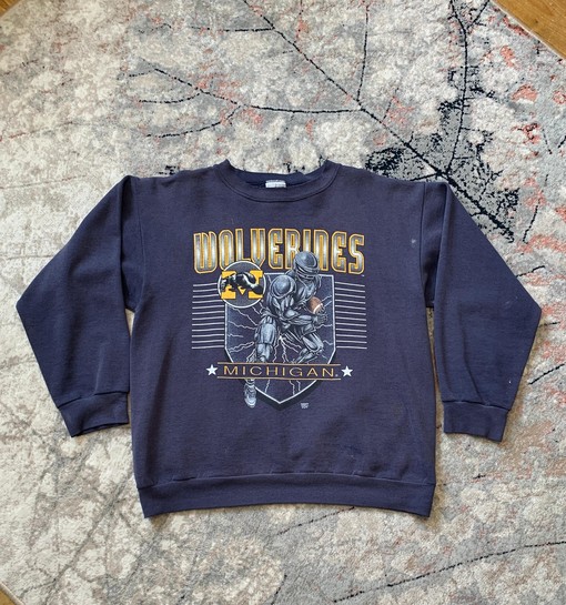 Wolverines Michigan Vintage Style College Shirts Sweatshirt T-shirt
