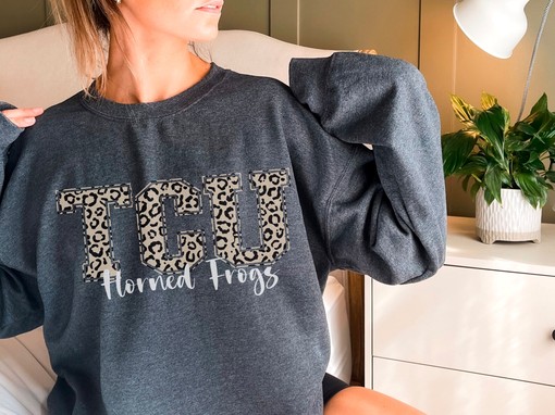Women's Tcu Leopard Shirt and Sweatshirt Combo, Perfect for Football Fans and Tcu Students - Image 3
