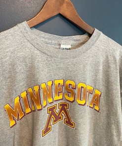 Y2k Vintage University of Minnesota Golden Gophers T Shirt for NCAA Football Fan Shirts