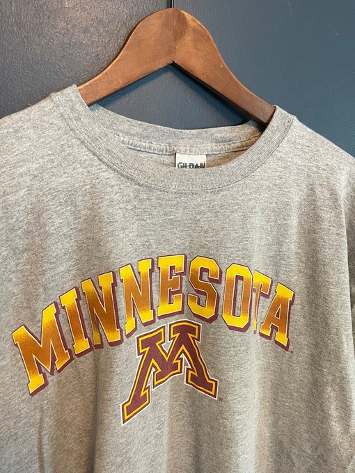 Y2k Vintage University of Minnesota Golden Gophers T Shirt for NCAA Football Fan Shirts