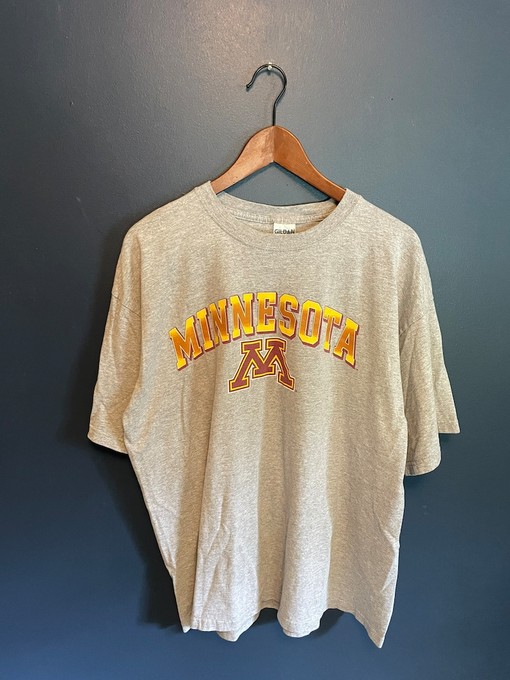 Y2k Vintage University of Minnesota Golden Gophers T Shirt for NCAA Football Fan Shirts - Image 2